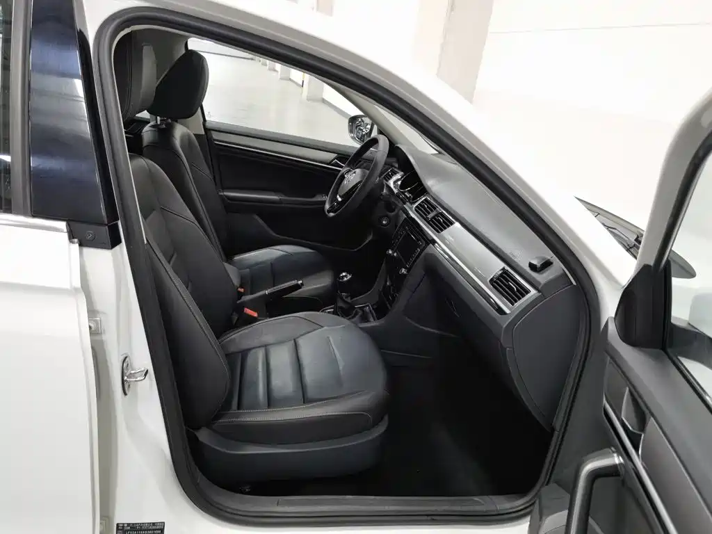 Volkswagen Bora — миниатюра 23