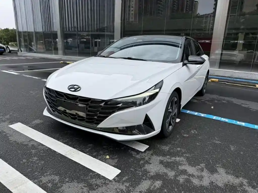 Hyundai Elantra 2022