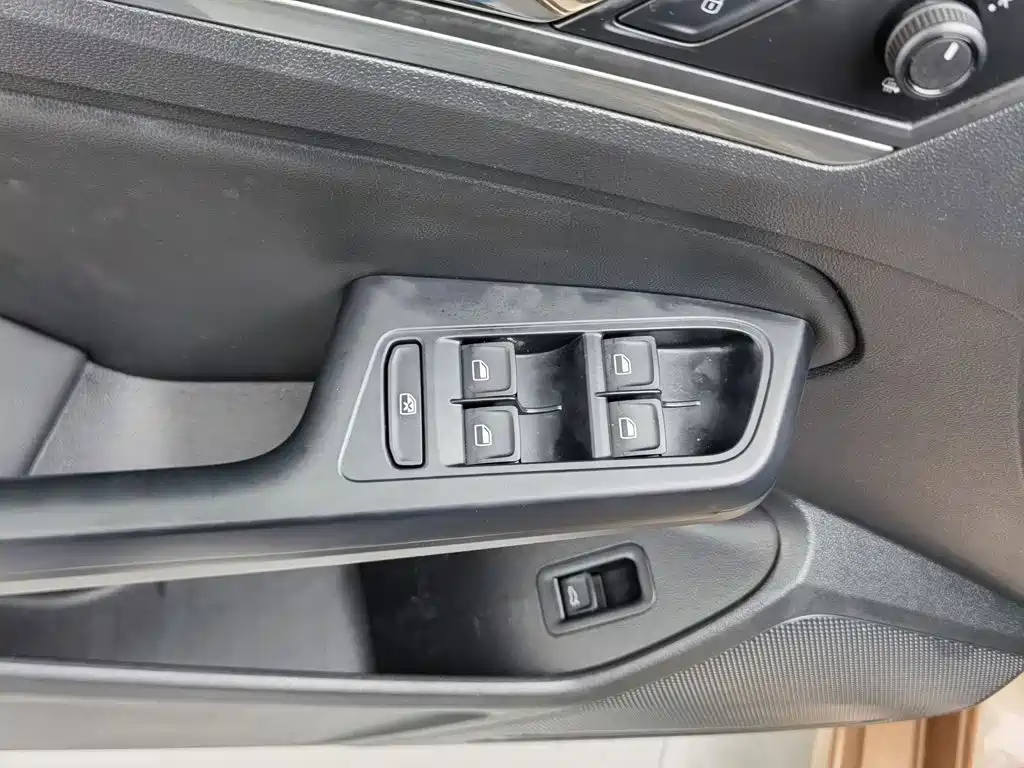 Volkswagen Lamando — миниатюра 9
