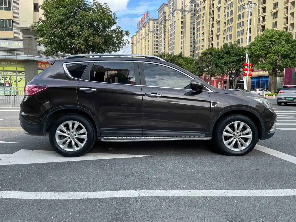 Dongfeng AX7 2015 2.0L AT