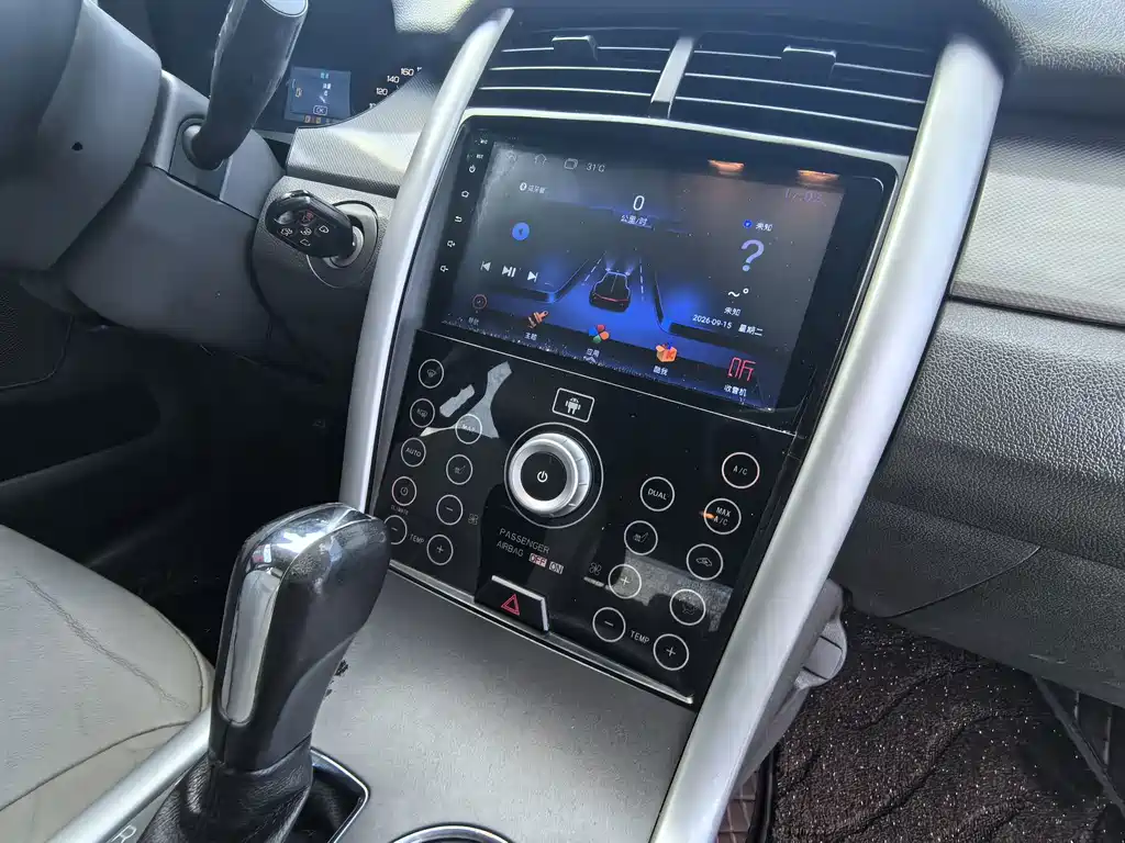 Ford Edge (Import) — миниатюра 10