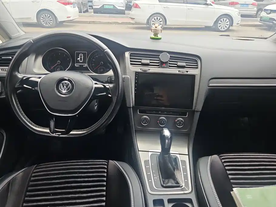 Volkswagen Golf — миниатюра 12