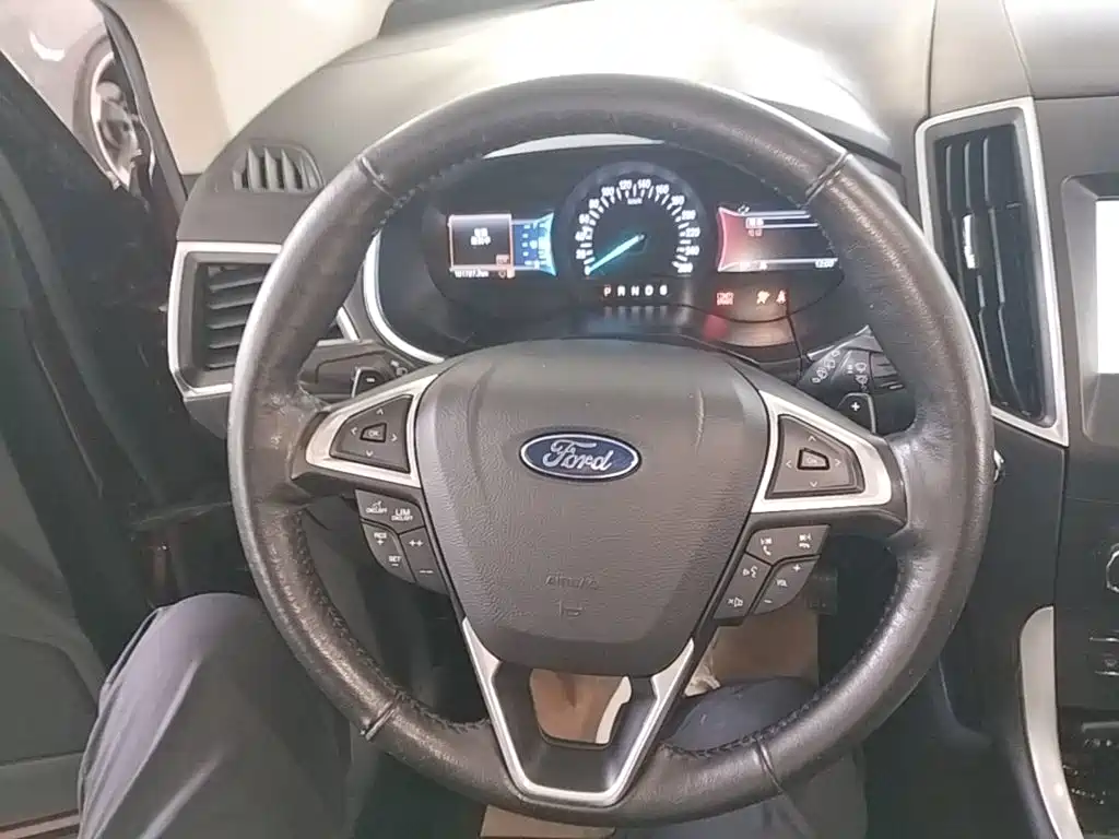 Ford Edge — миниатюра 11