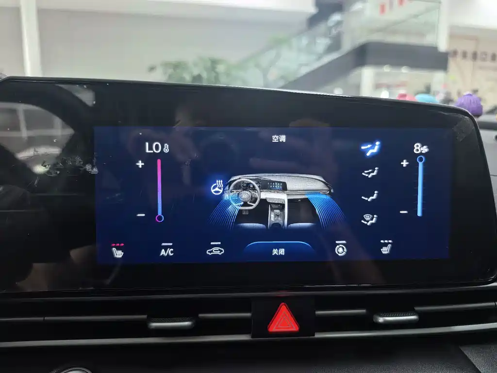 Hyundai Elantra — миниатюра 18