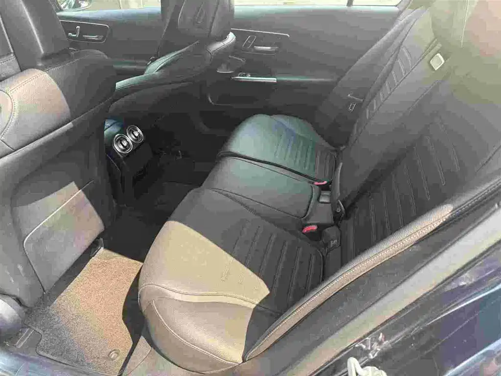 Mercedes-Benz C-Class — миниатюра 7