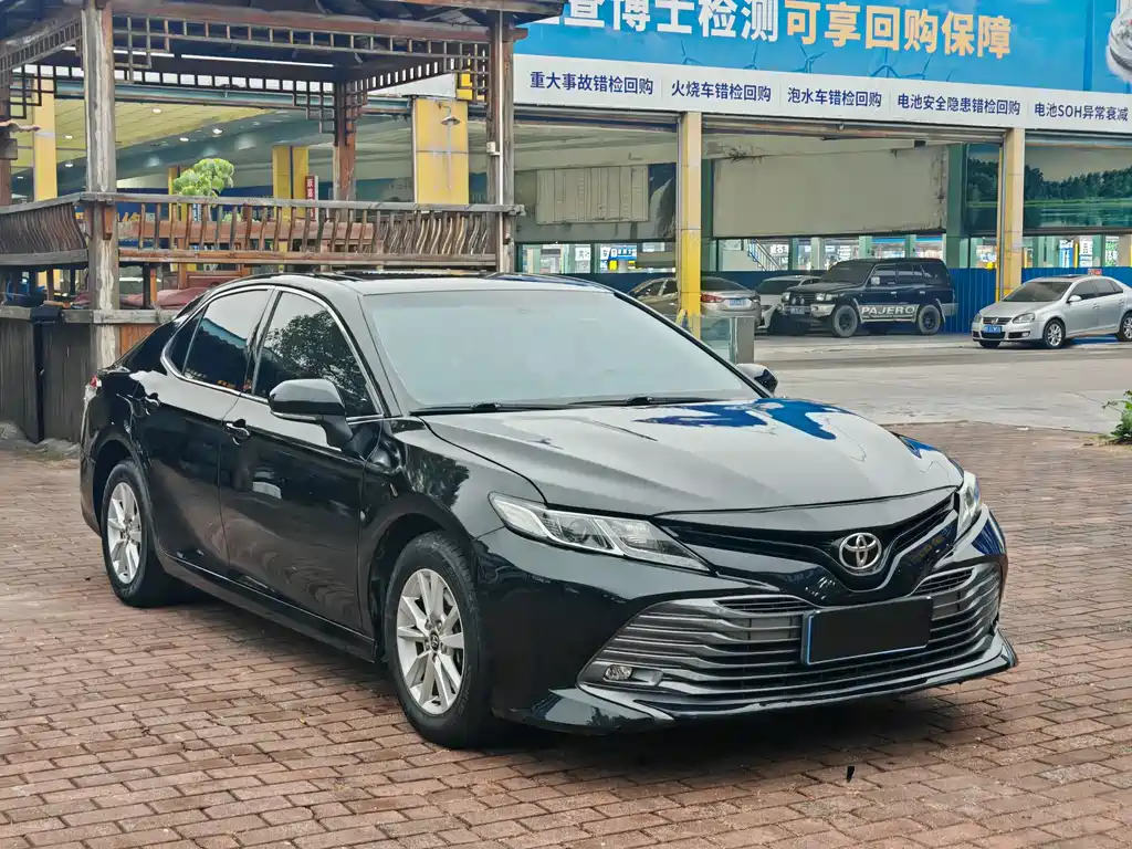 Toyota Camry 2018 2.0E Elite