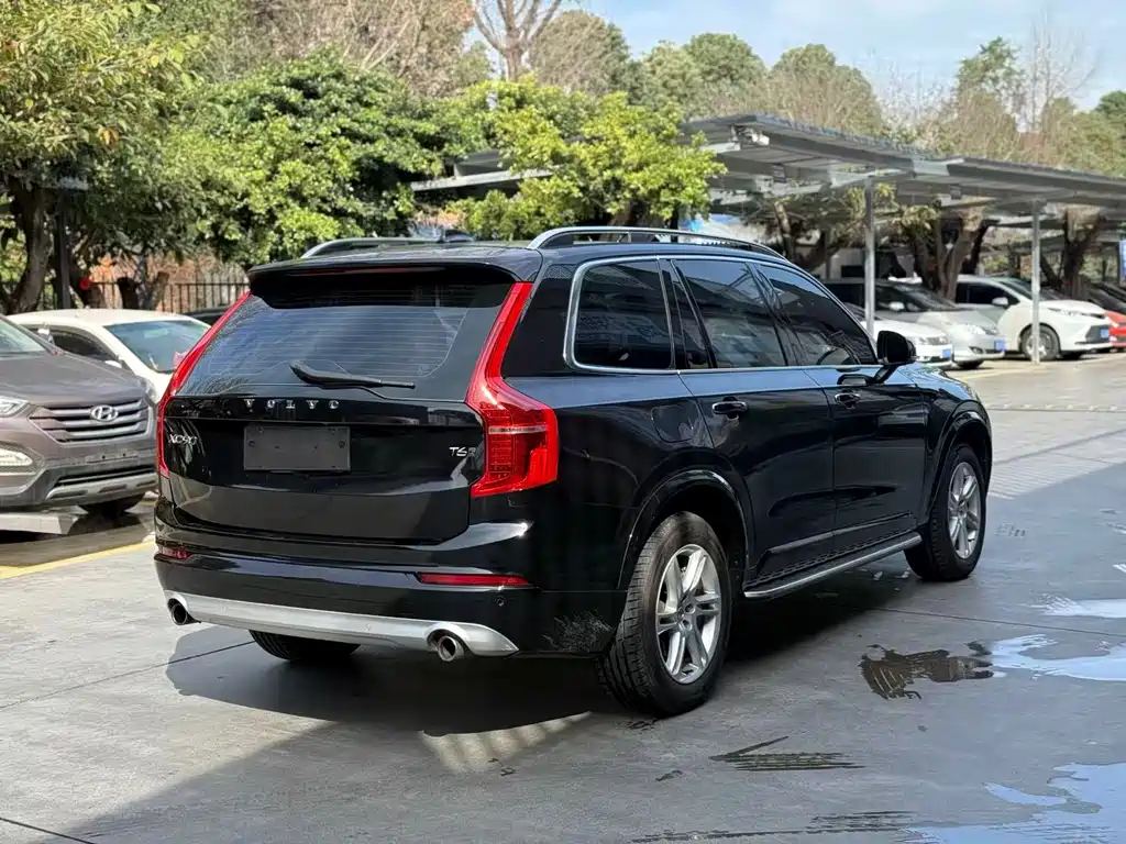 Volvo XC90 2015 T6 7 мест