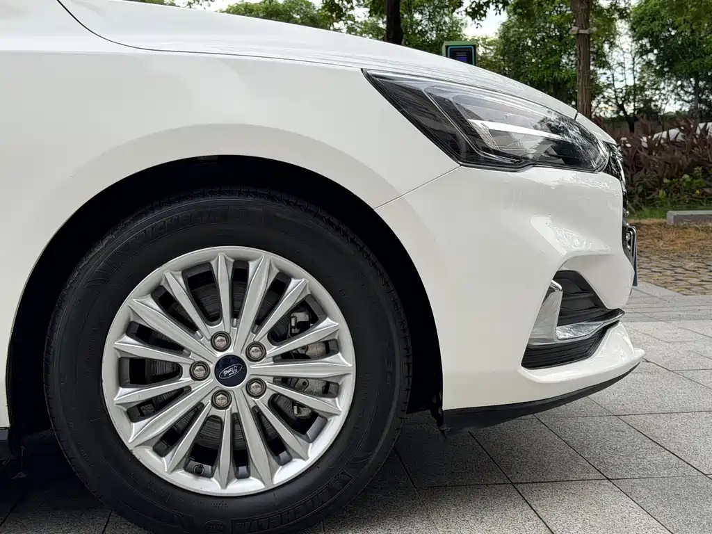 Ford Focus — миниатюра 17