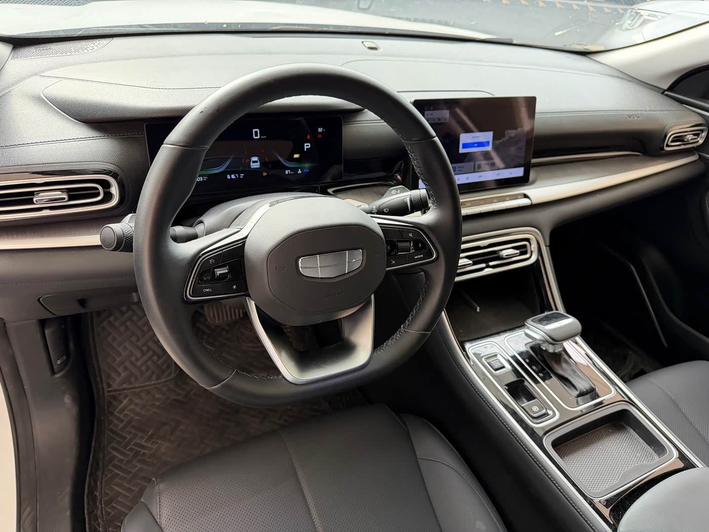 Geely Emgrand 1.5 л 2026 г. Белый, пробег 16000 км