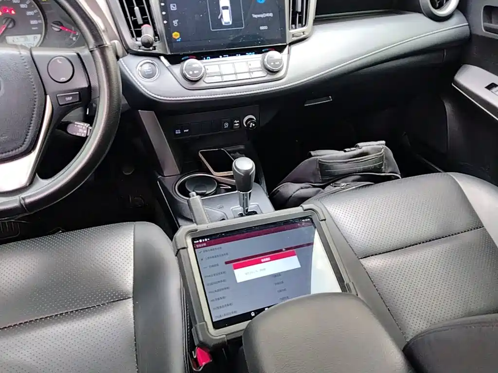 Toyota RAV4 — миниатюра 14