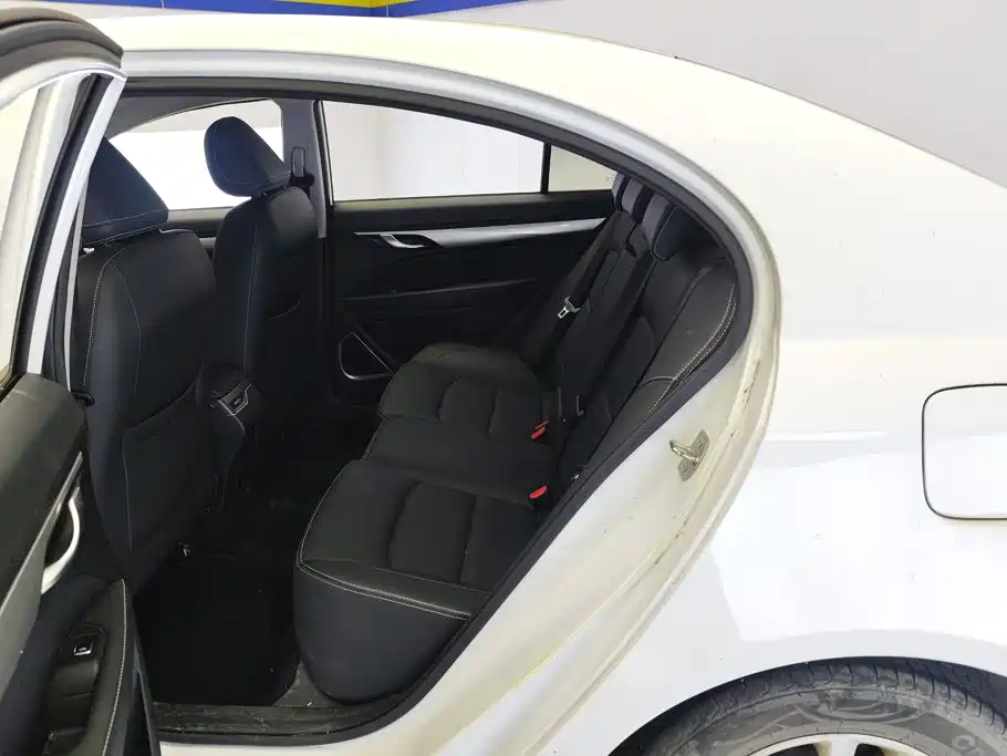 Geely Emgrand — миниатюра 11