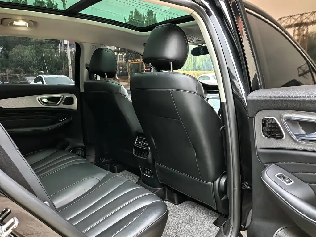 Roewe RX5 MAX — миниатюра 12