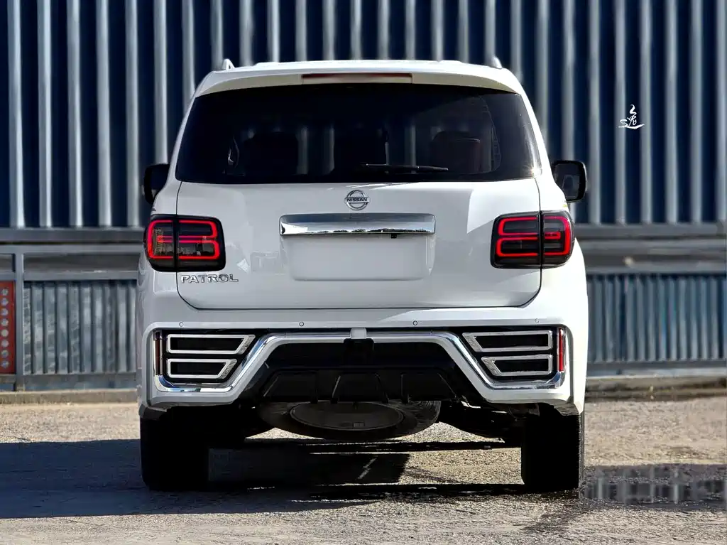 Nissan Patrol — миниатюра 5