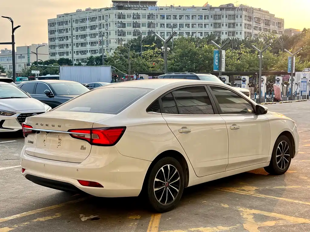 Roewe i5 — миниатюра 14