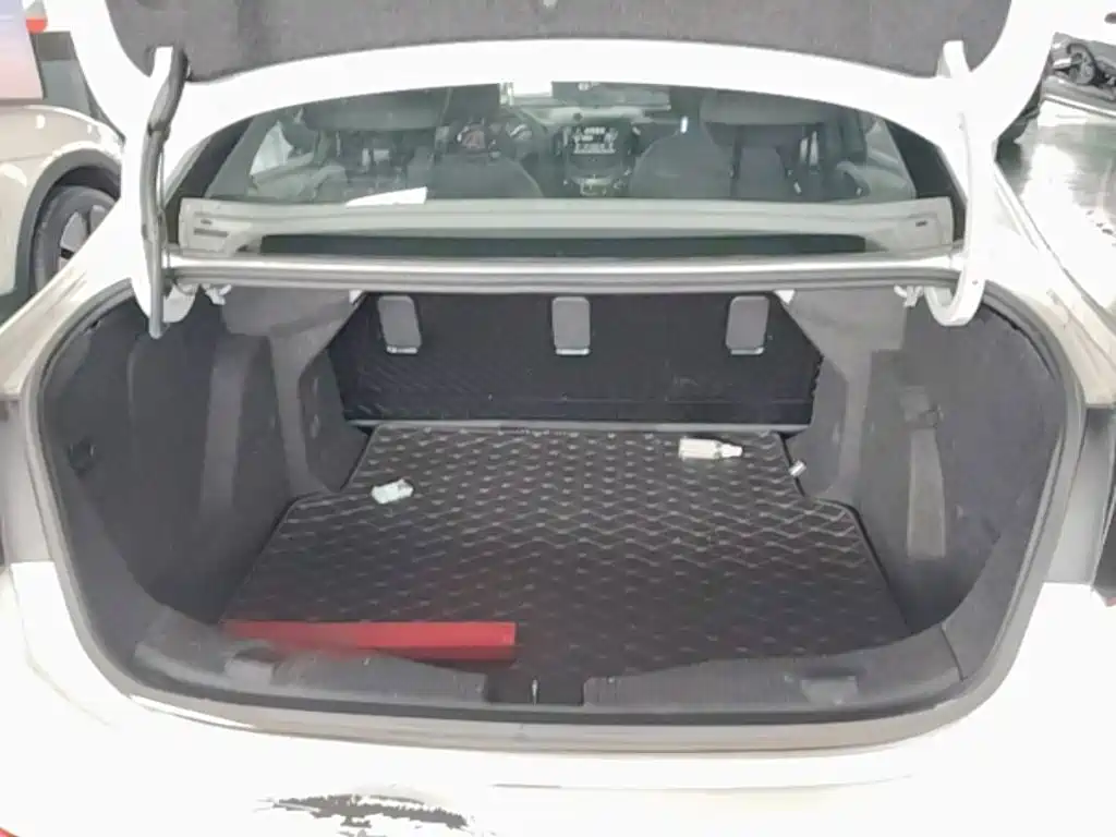 Chevrolet Cruze — миниатюра 19