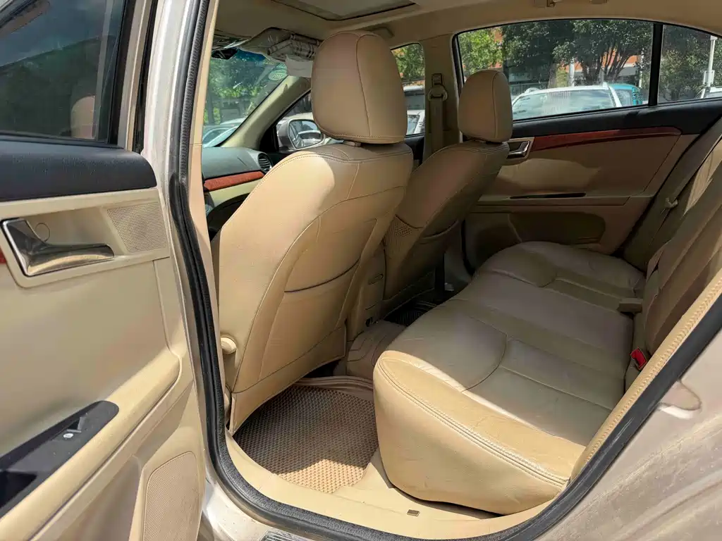 Roewe 350 — миниатюра 7