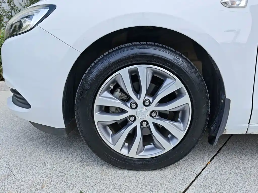 Buick Excelle — миниатюра 23