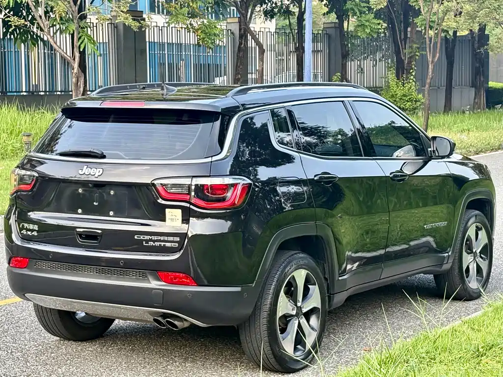Jeep Compass — миниатюра 7