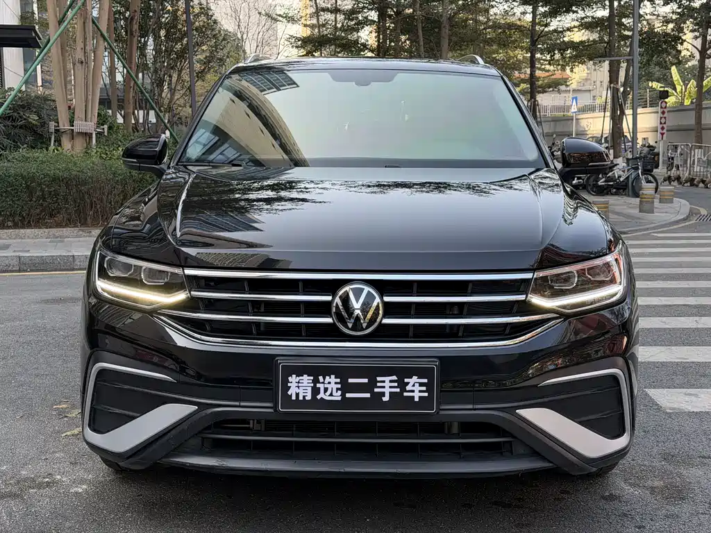 VOLKSWAGEN TIGUAN L