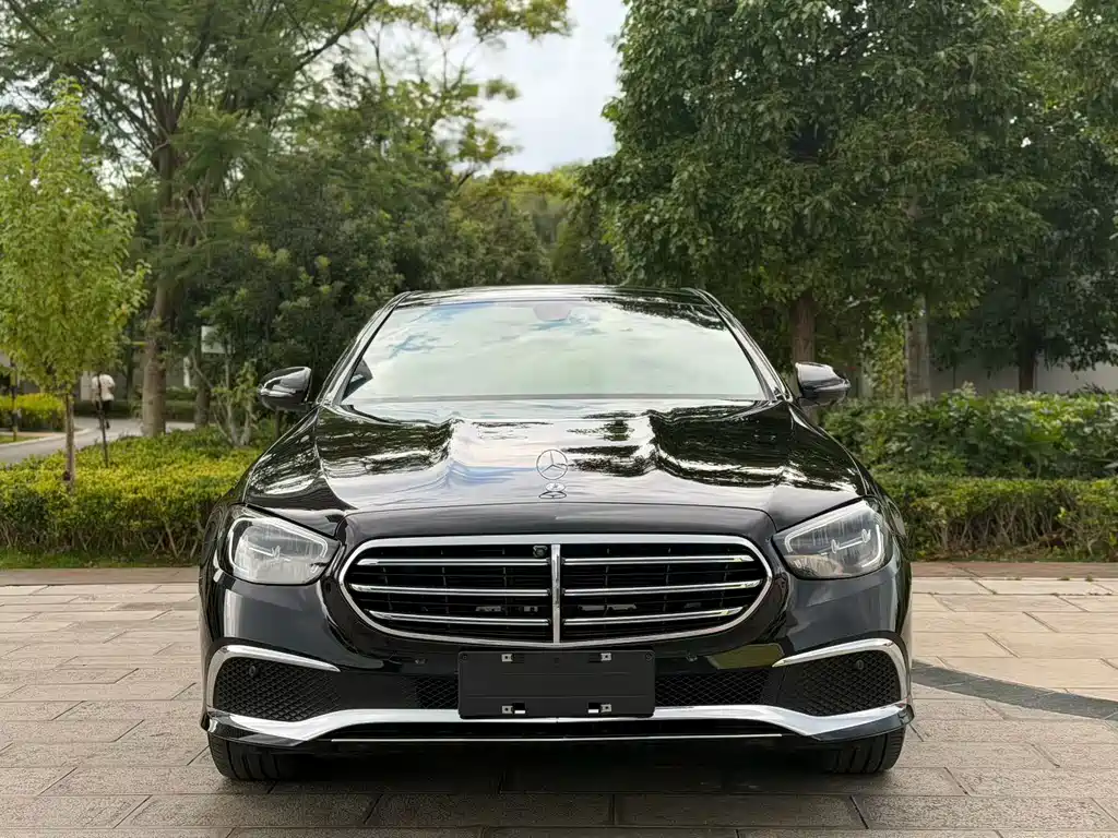 Mercedes-Benz E-Class — миниатюра 2