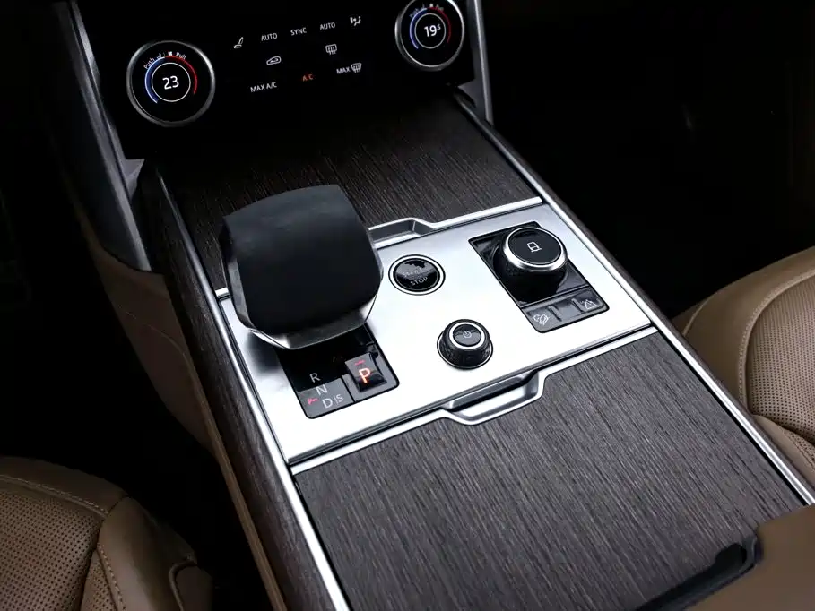 Land Rover Range Rover — миниатюра 10