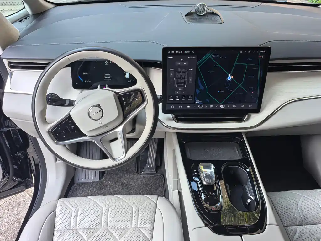 Volvo EM90 — миниатюра 4