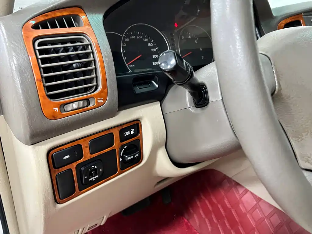 Toyota Land Cruiser — миниатюра 11