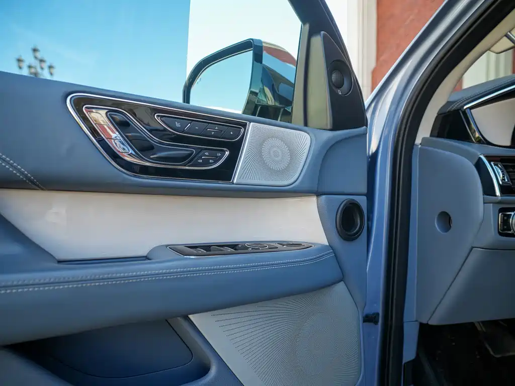 Lincoln Navigator — миниатюра 11