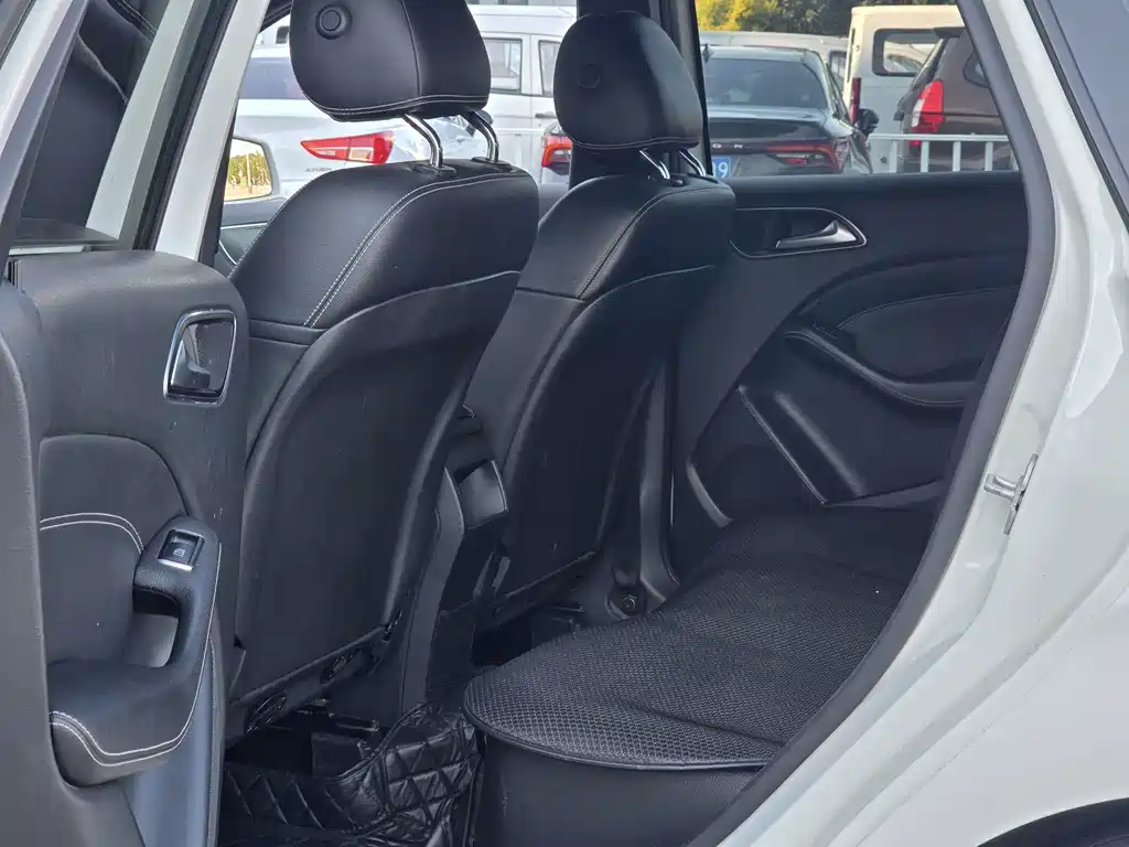 Mercedes-Benz B-Class — миниатюра 7