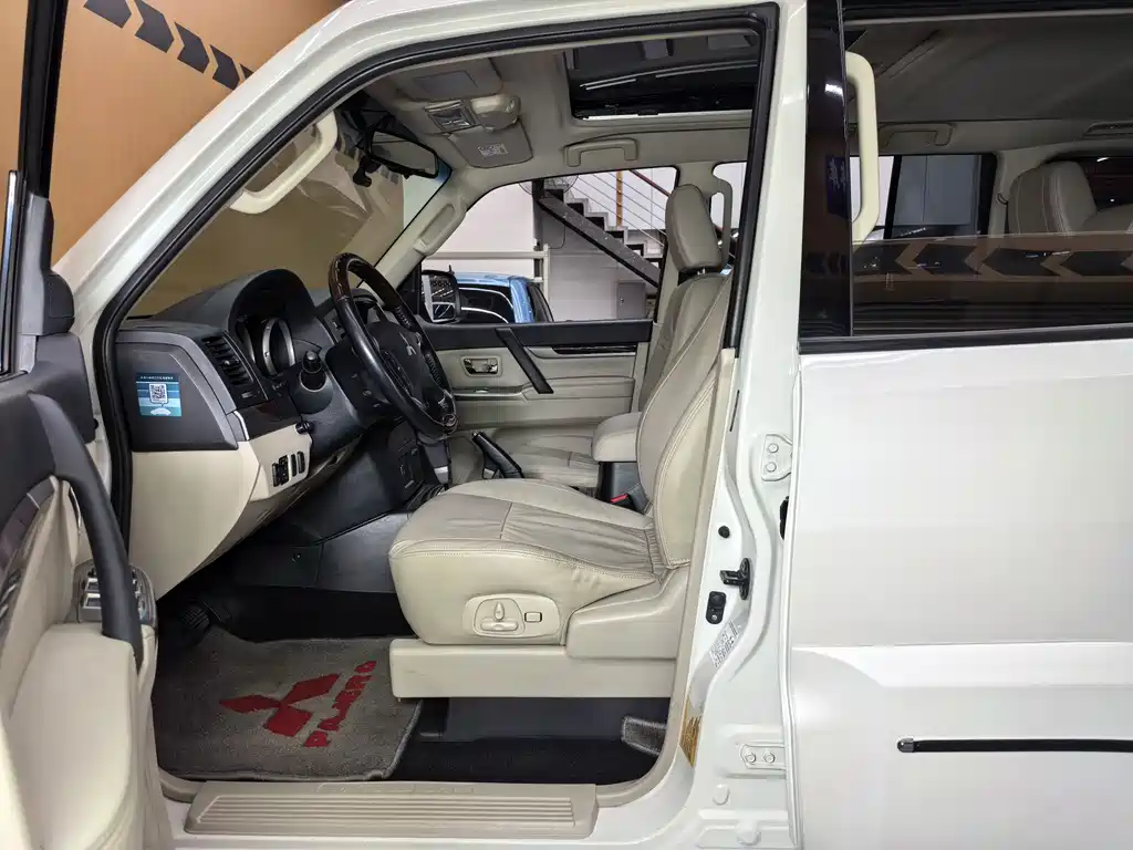 Mitsubishi V97 2019 3.8L