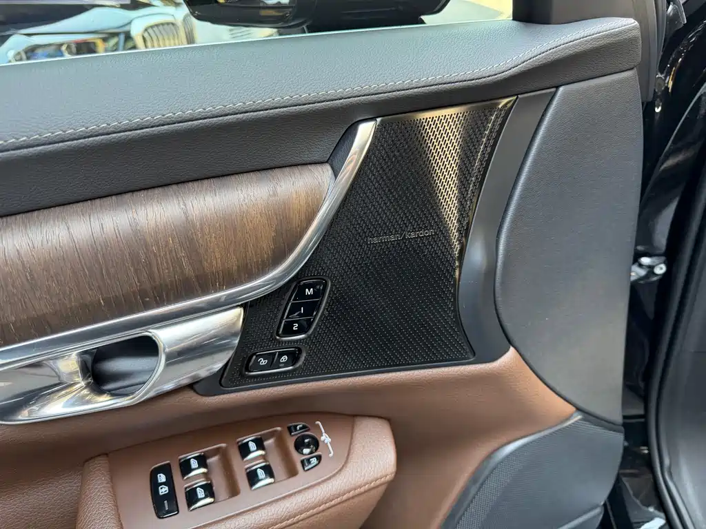 Volvo S90 — миниатюра 13