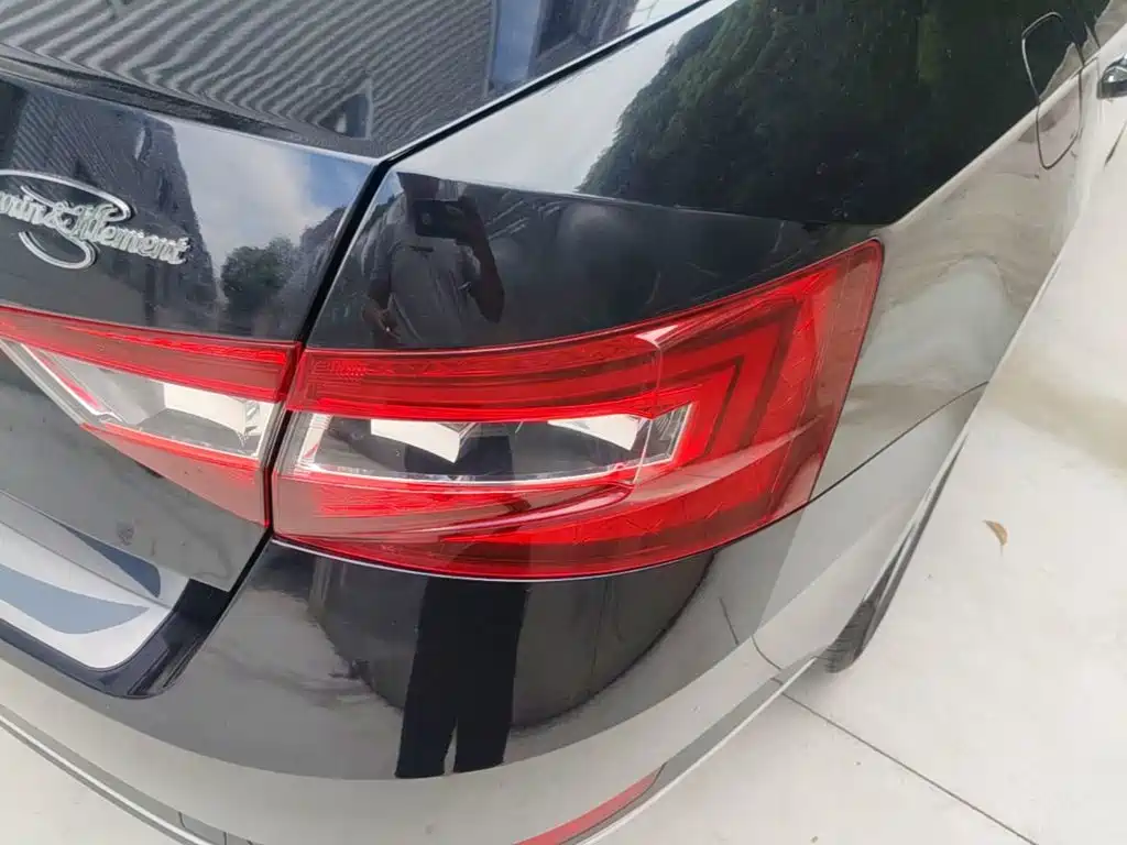 Skoda Superb — миниатюра 8