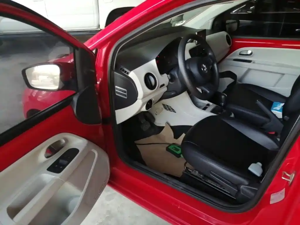 Volkswagen up! — миниатюра 16