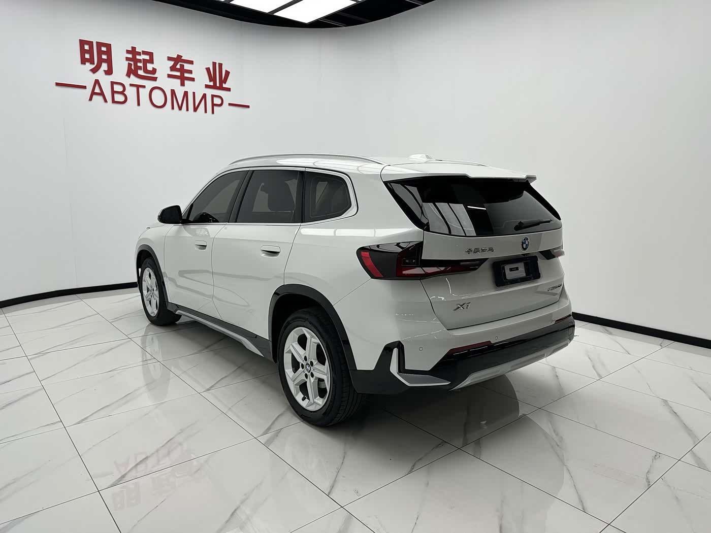 BMW X1 1.5 л 2024 г. Белый, пробег 32000 км