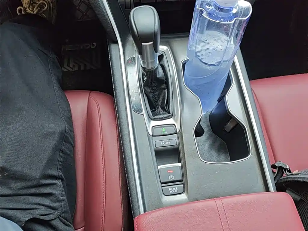 Honda Accord — миниатюра 14