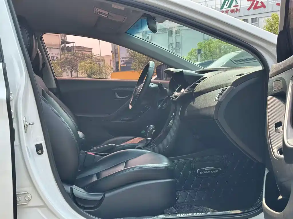 Hyundai Elantra Langdong — миниатюра 15