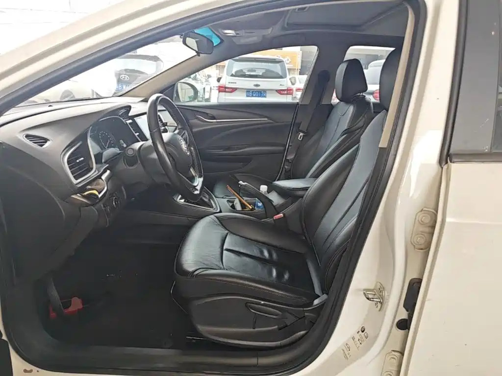 Buick Excelle — миниатюра 11