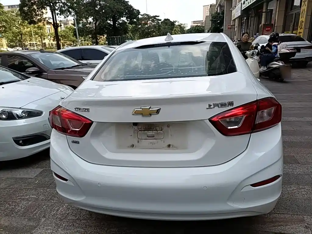 Chevrolet Cruze — миниатюра 6