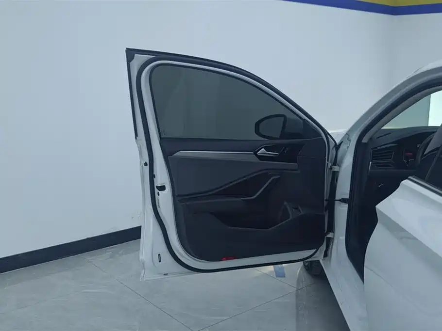 Volkswagen Sagitar 2021 280TSI DSG