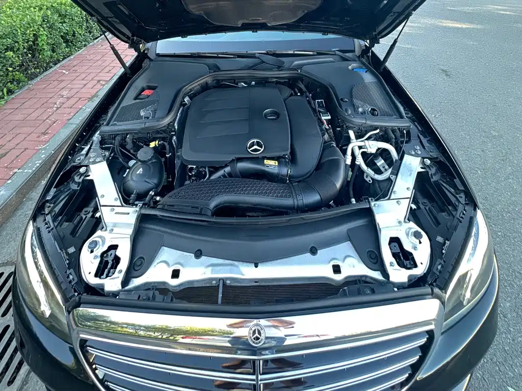 Mercedes-Benz E-Class — миниатюра 14