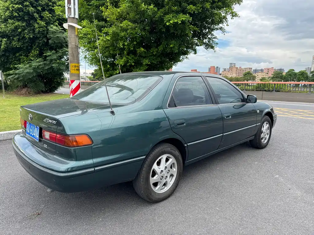 Toyota Camry — миниатюра 6