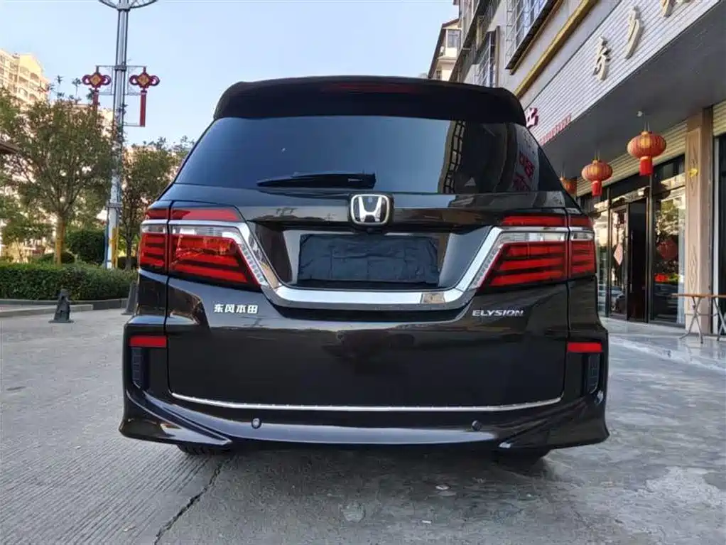 Honda Elysion — миниатюра 8