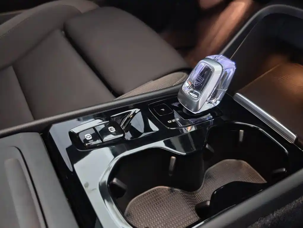 Volvo XC40 — миниатюра 24