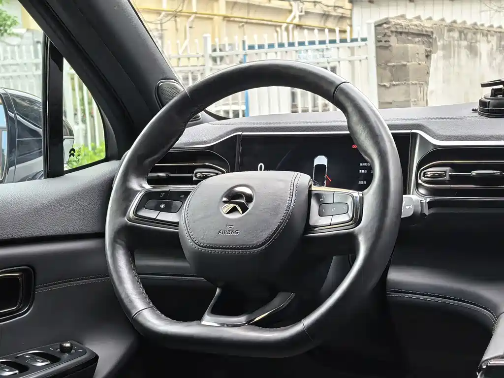 NIO ES6 — миниатюра 17