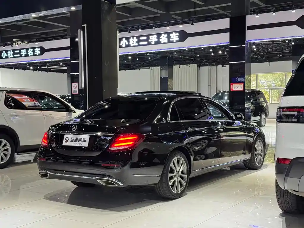 Mercedes-Benz E-Class — миниатюра 5
