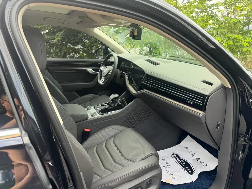 Volkswagen Touareg — миниатюра 11