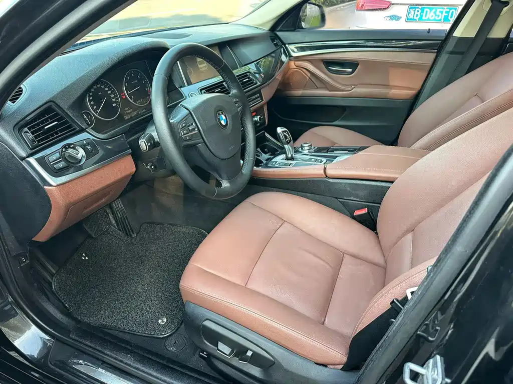 BMW 5 Series — миниатюра 8