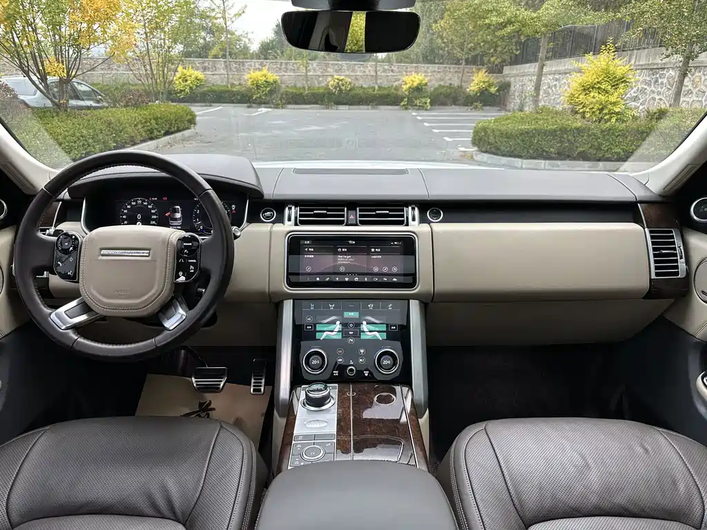 Land Rover Range Rover — миниатюра 8