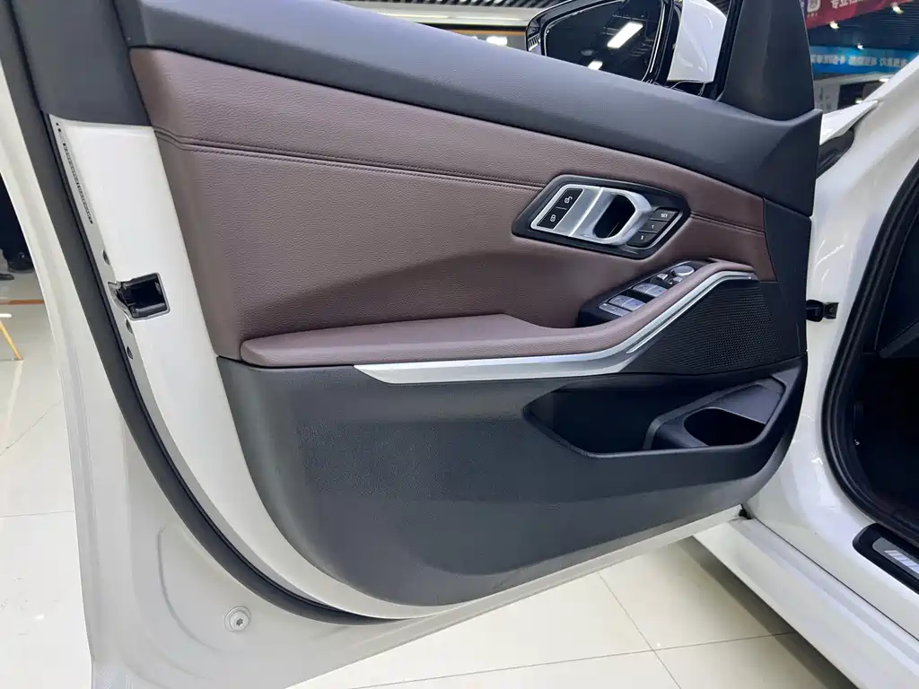 BMW 3 Series — миниатюра 9