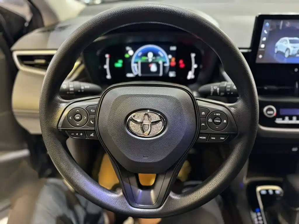 Toyota Corolla Cross — миниатюра 4